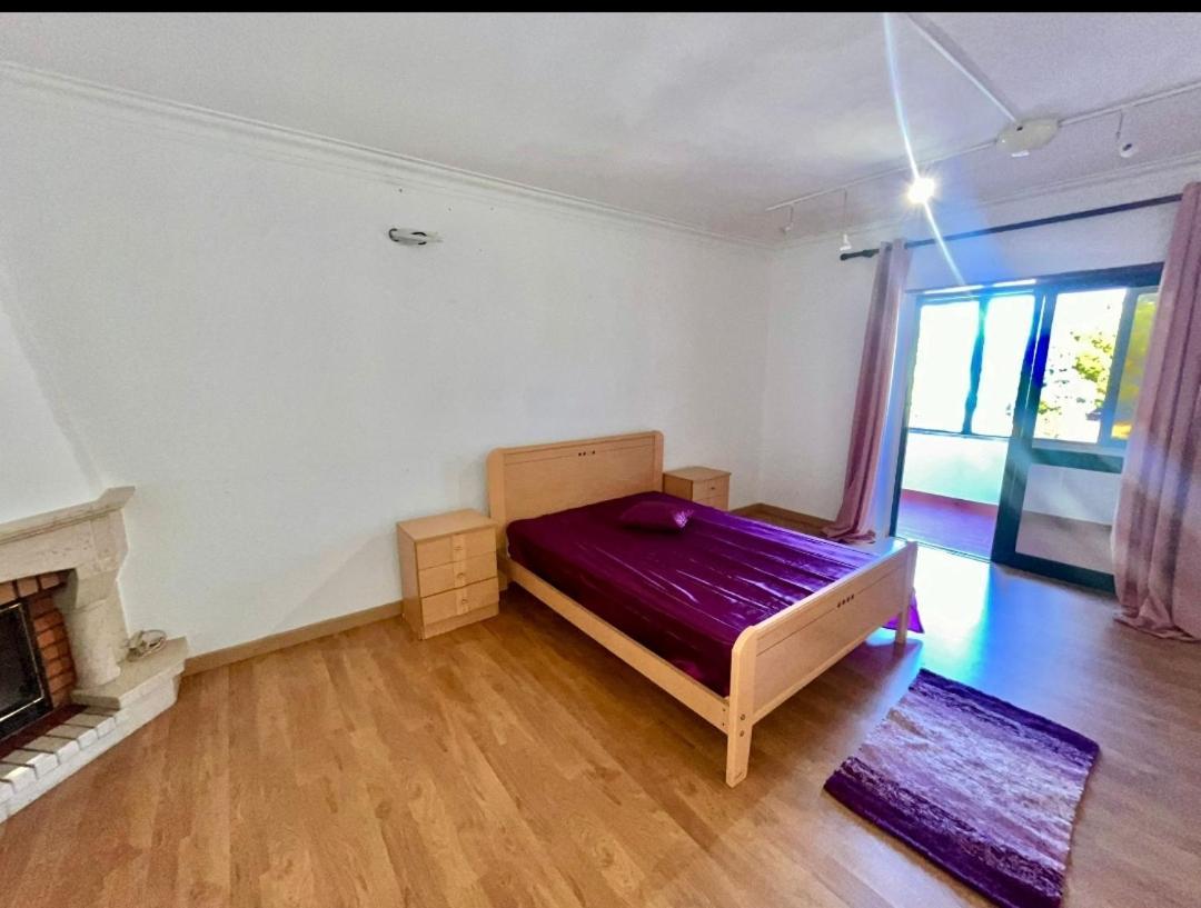 Quarto Boa Localizacao Com Cozinha E Casa De Banho Apartment Caparica Exterior foto