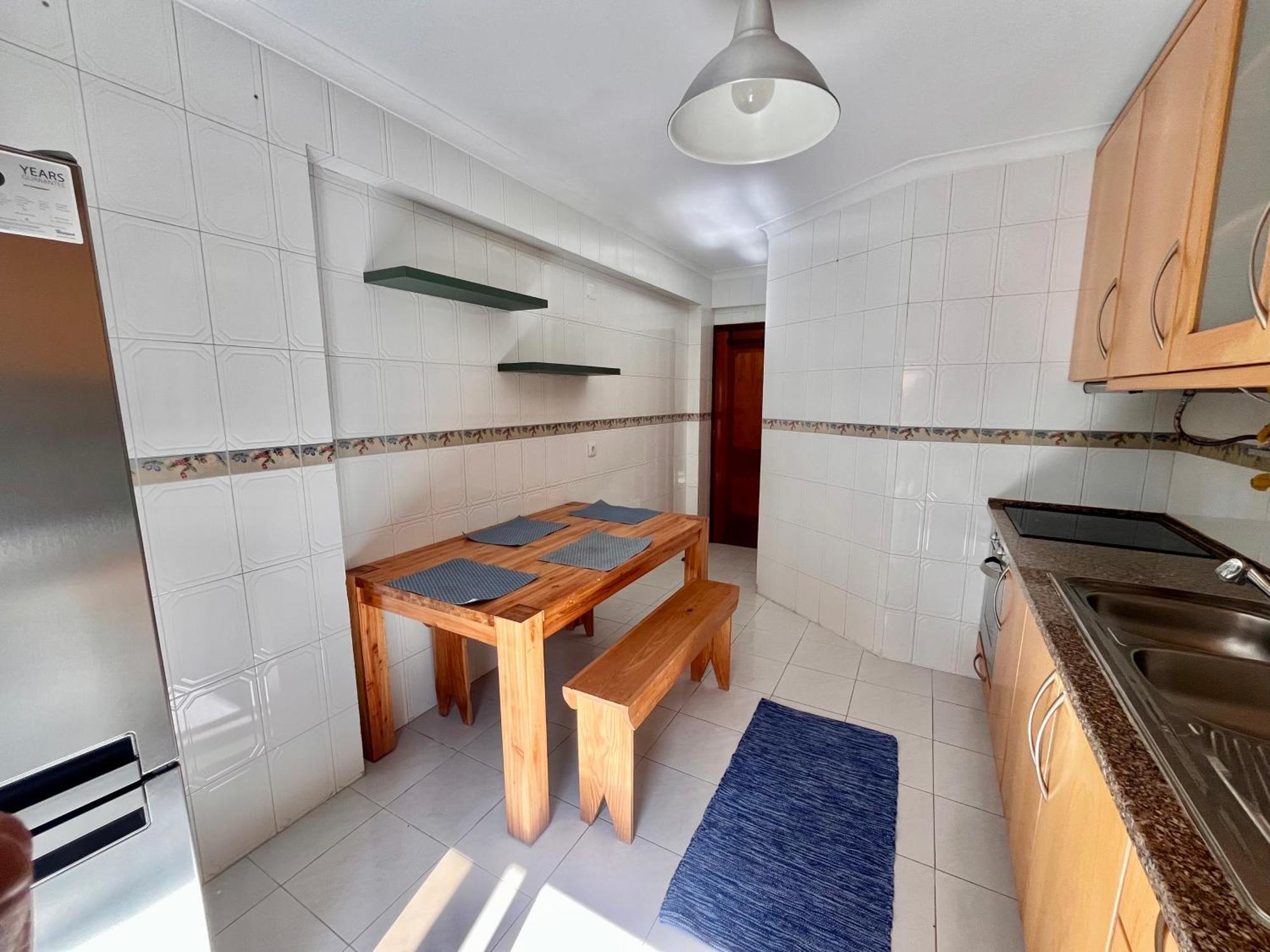 Quarto Boa Localizacao Com Cozinha E Casa De Banho Apartment Caparica Exterior foto