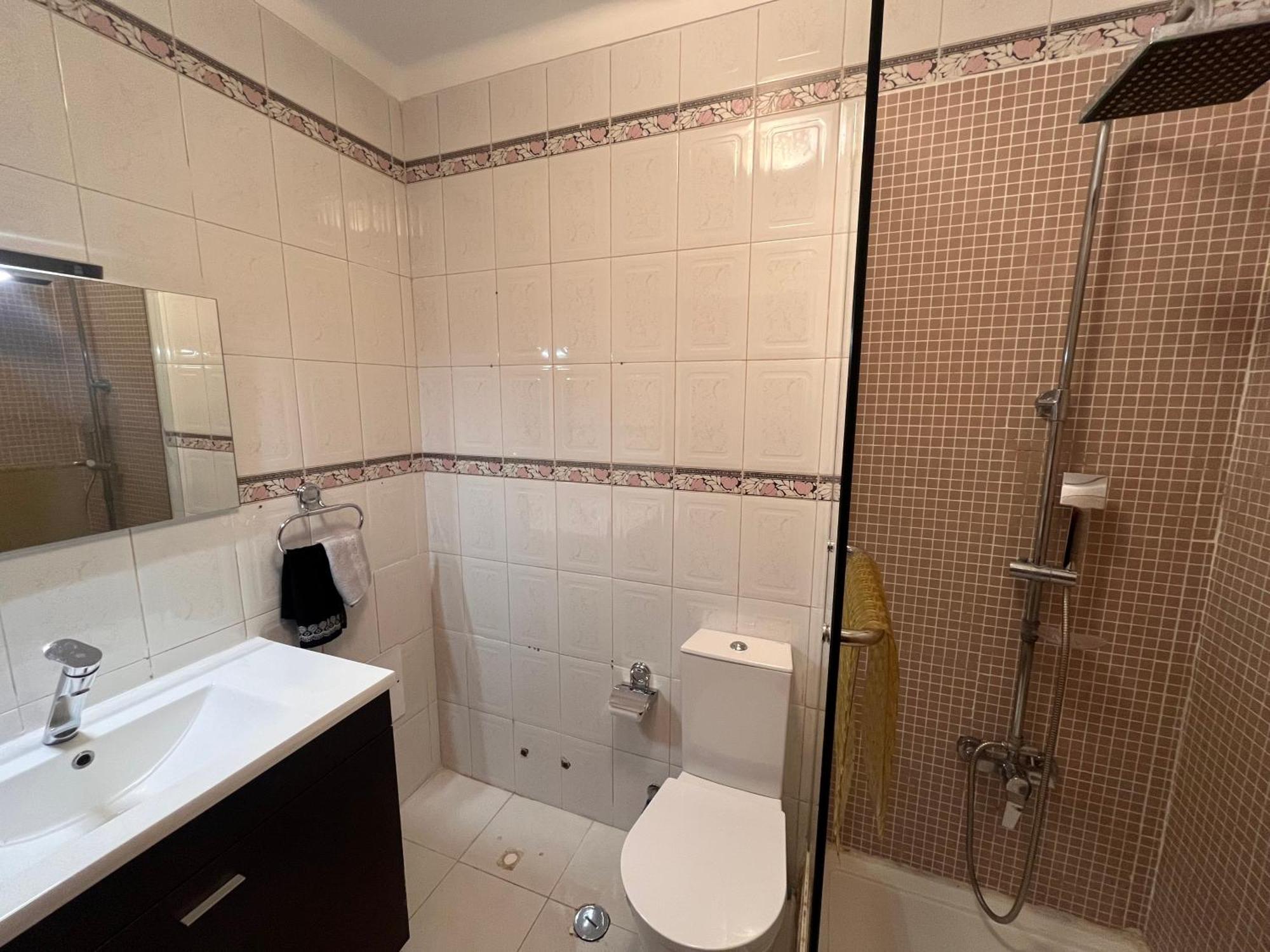 Quarto Boa Localizacao Com Cozinha E Casa De Banho Apartment Caparica Exterior foto