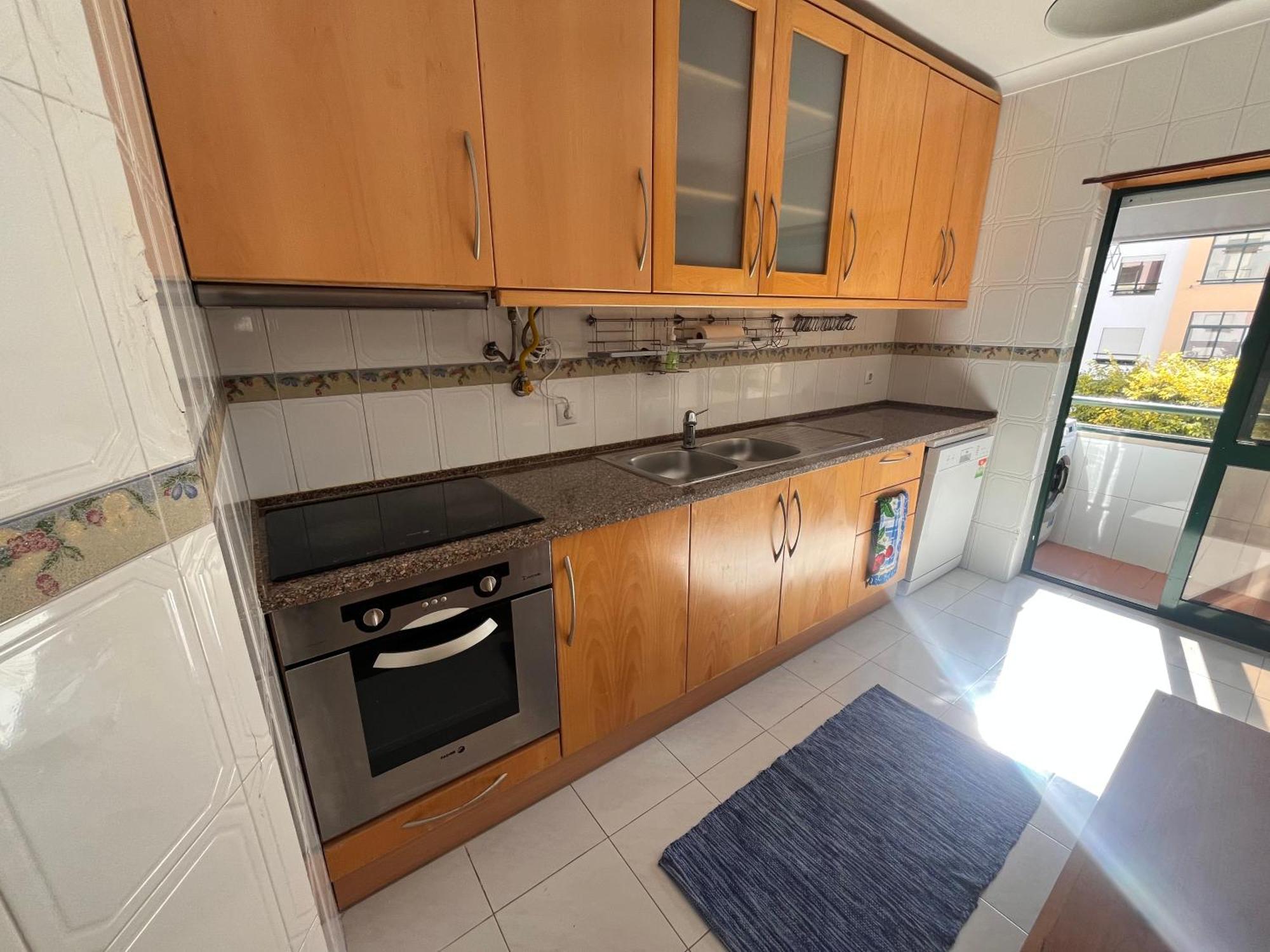 Quarto Boa Localizacao Com Cozinha E Casa De Banho Apartment Caparica Exterior foto
